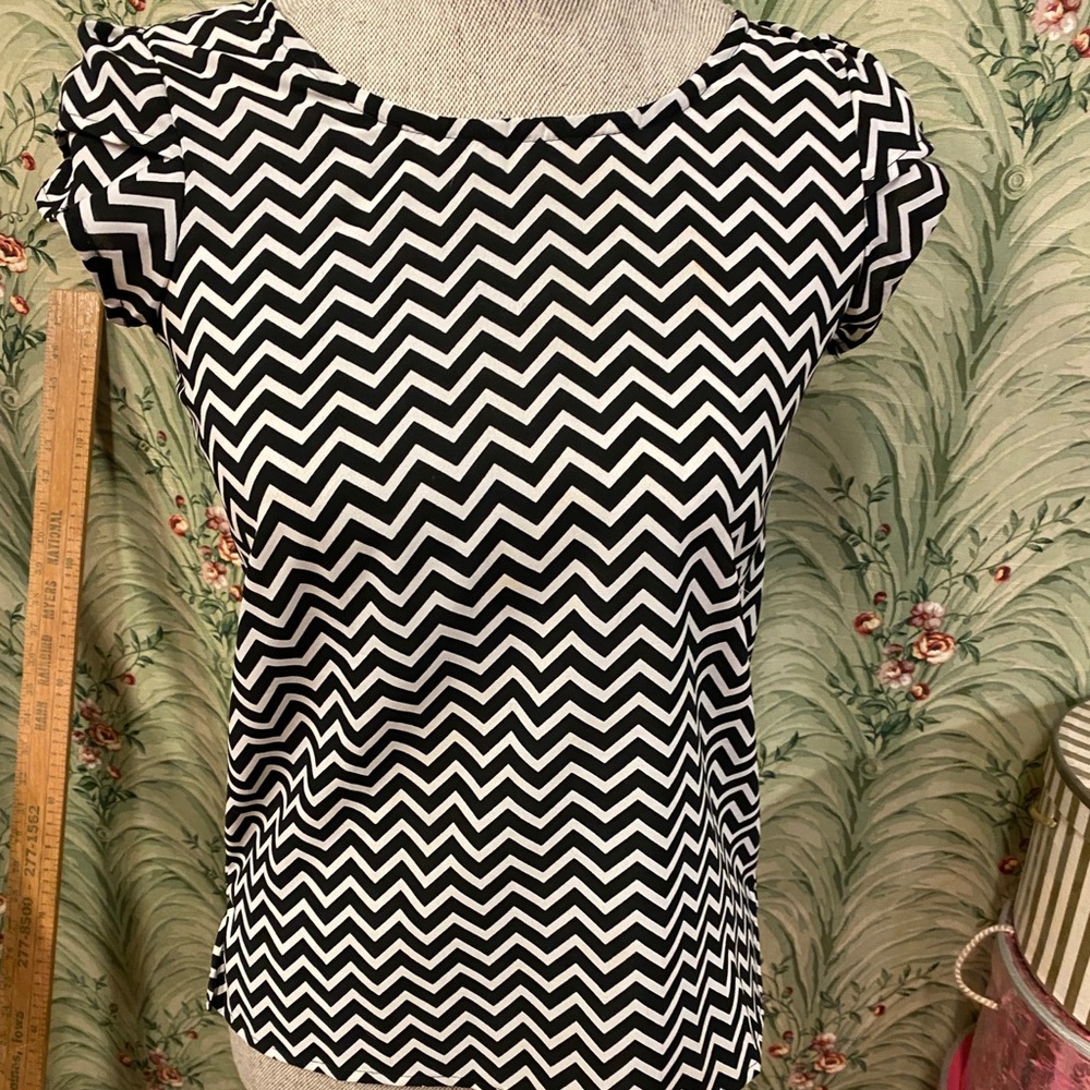 Scoop neck blouse